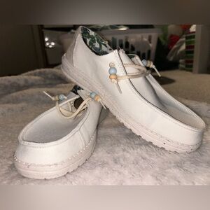 Wendy materiel Salt Hey Dude women’s shoes size 8